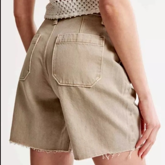 NWT Abercrombie & Fitch | Mid Rise Long & Loose Denim Shorts Tan Plus Size 32/14 - Picture 2 of 10